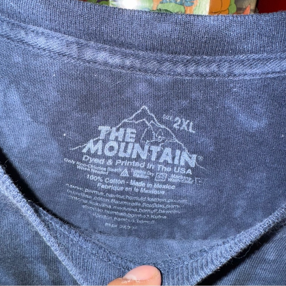 The Mountain x UCONN Huskies tie-dye shirt - Picture 5 of 6
